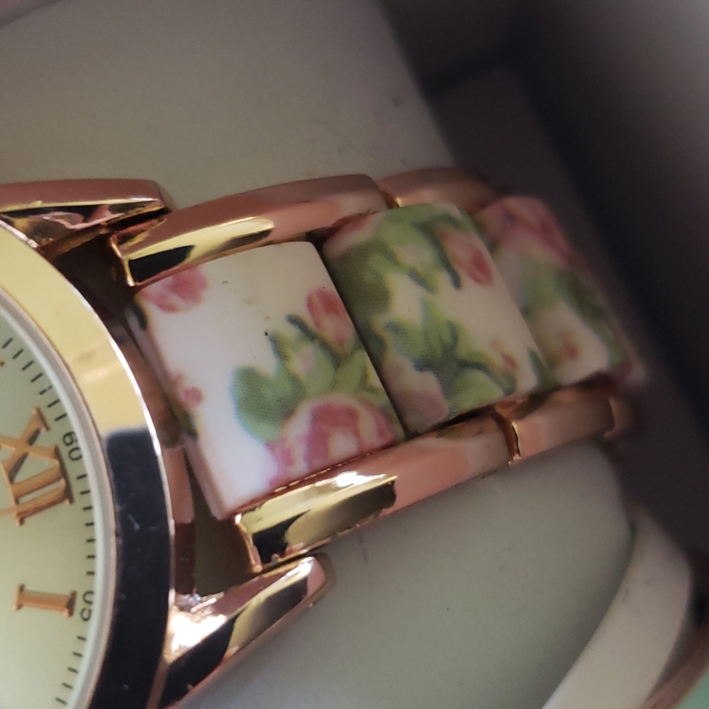 Watch ⌚ - Picture 9 of 9